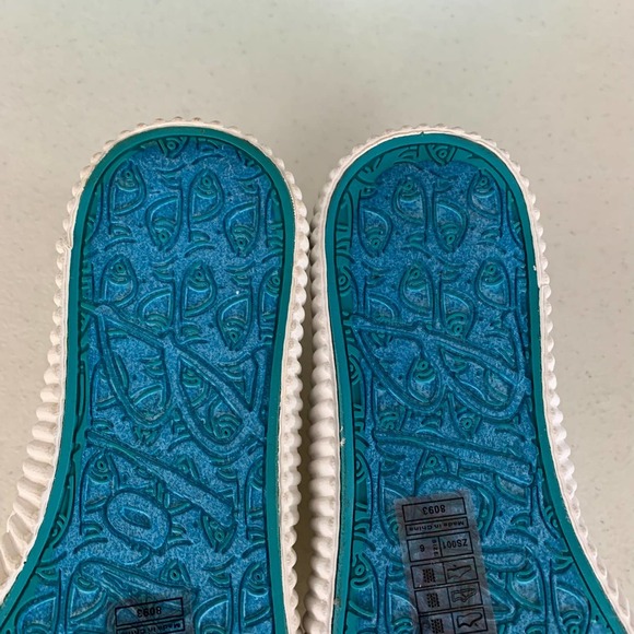 Blowfish Cayo White Canvas Low Top X-Strap Slip on Sneakers Women's US size 6M - Picture 7 of 10